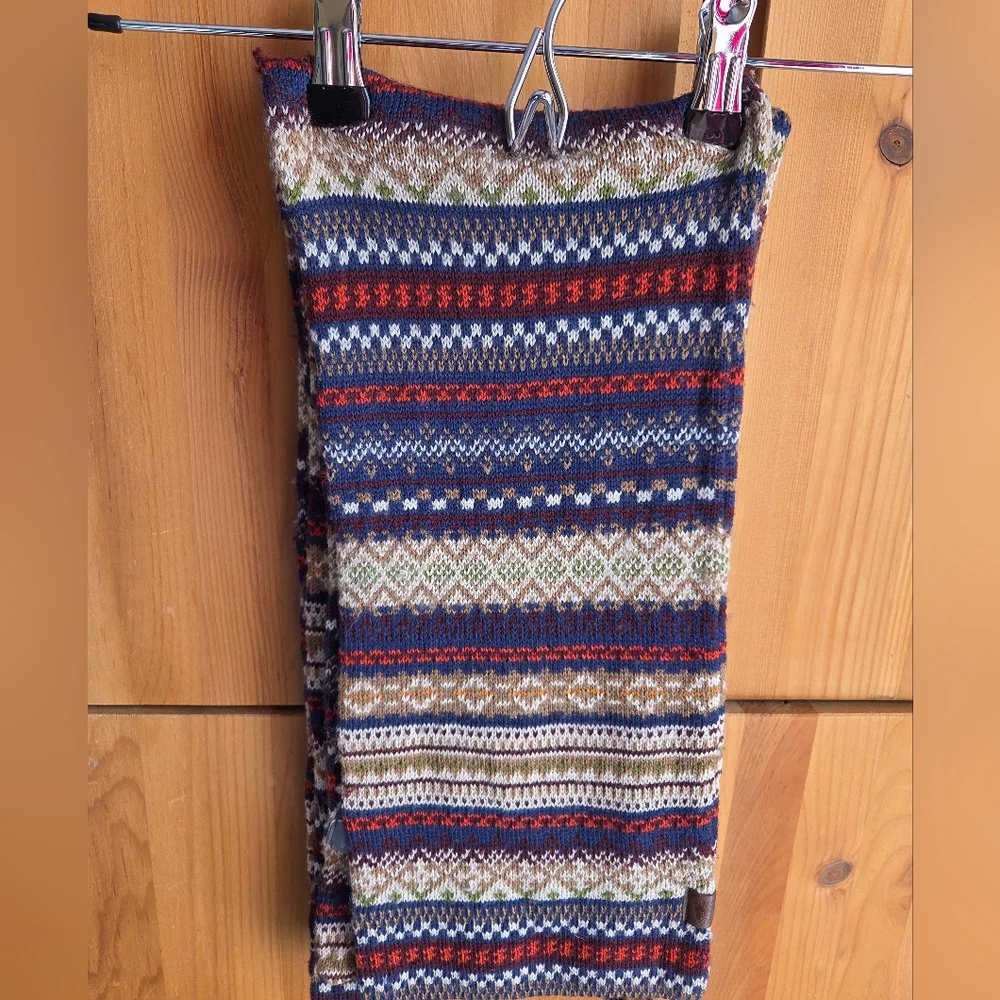Roots Women's Wool Blend Blue & Beige Fair Isle Scarf - Picture 1 of 4